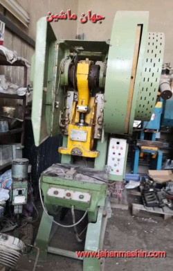 پرس 40 تن بلغار  -
کلاجدار -
در حد آکبند 
(اطلاعات ثبت شده از سایت جهان ماشین میباشد(www.jahanmashin.com ))

        